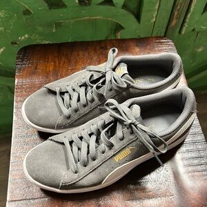 Puma Men's Gray Suede Low-Top Sneakers